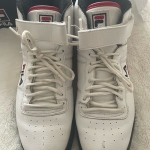 Mens 10.5 Wht/Blk/Red midtop vintage Velcro strap FILA (F-13V)